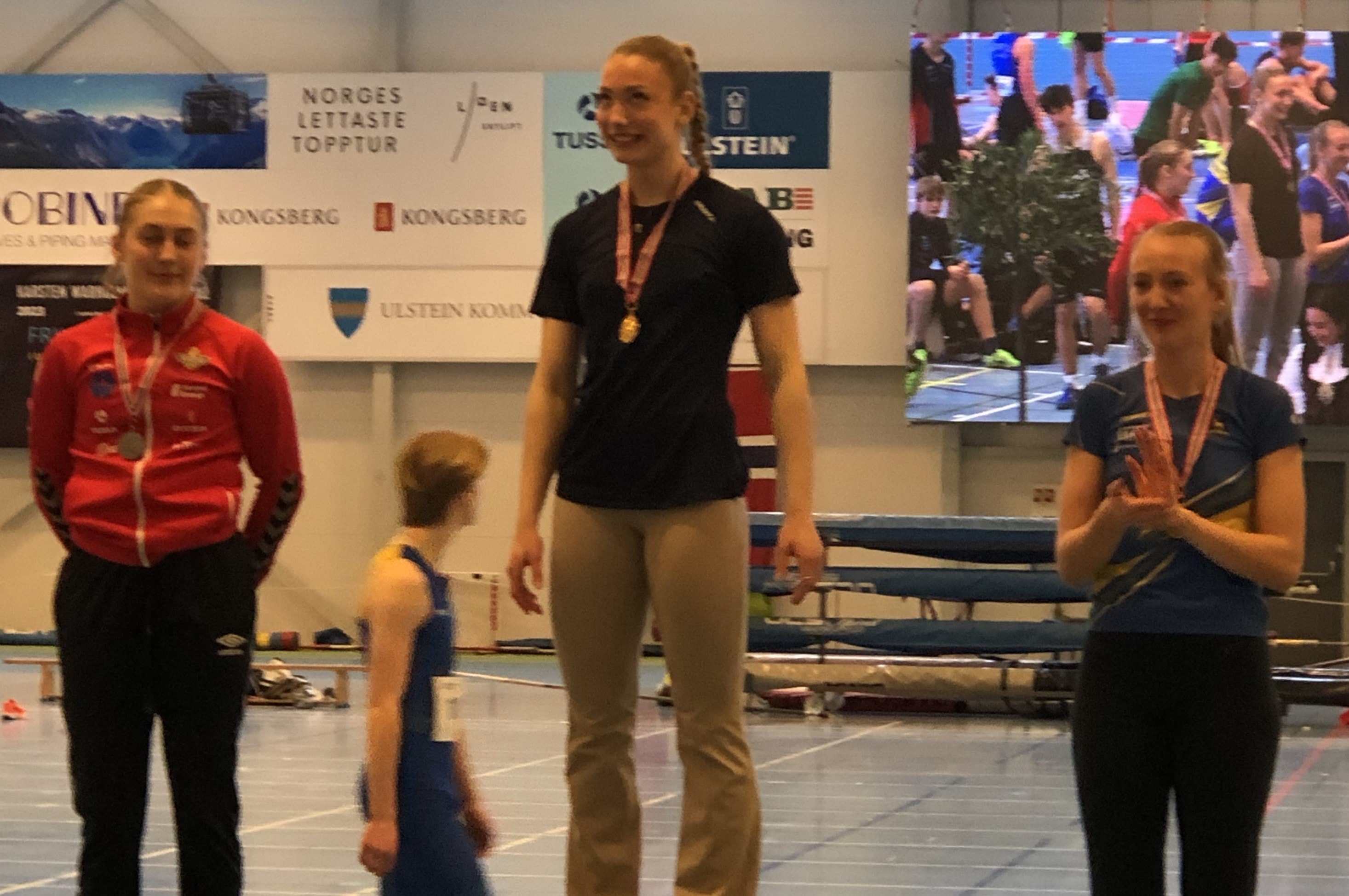 Fire medaljer til FIF-jentene under 2.dag av UM i Ulsteinvik